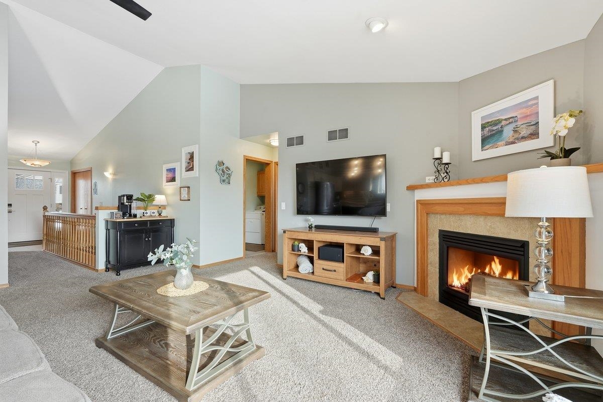 533 Military Ridge Drive Verona, WI 53593 - Photo 6 of 48