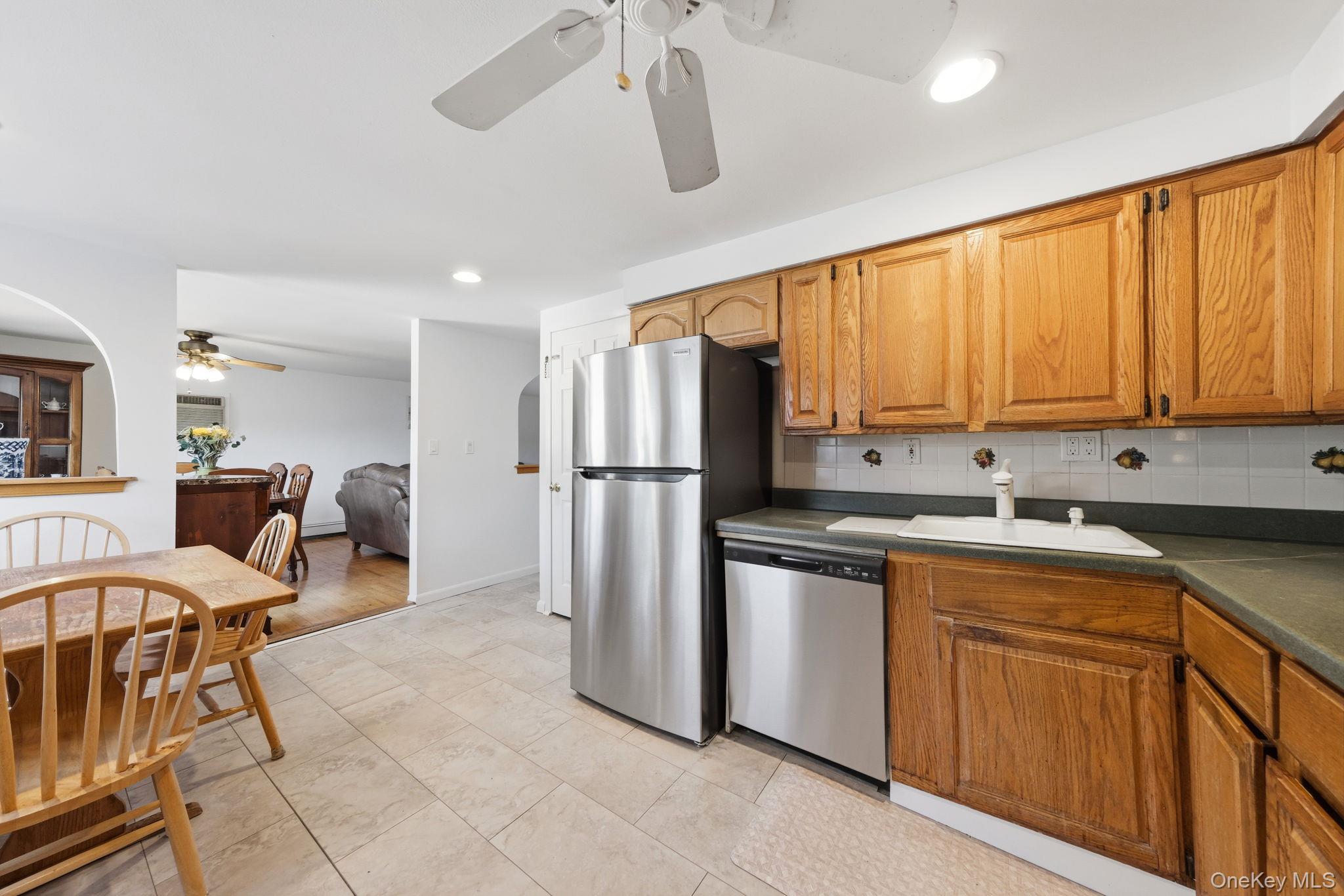 454 Hawkins Road Selden, NY 11784 - Photo 14 of 37