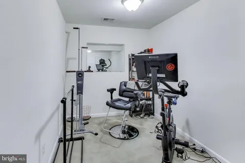 a view of entryway with workspace