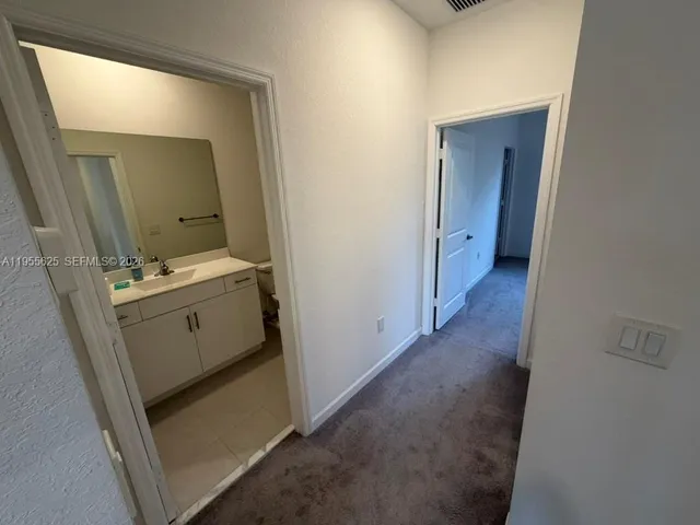 $3,300 | 21001 Northeast 8th Avenue, Miami, FL 33162