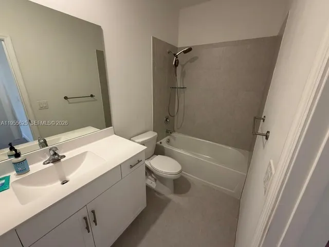 $3,300 | 21001 Northeast 8th Avenue, Miami, FL 33162