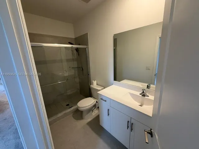 $3,300 | 21001 Northeast 8th Avenue, Miami, FL 33162