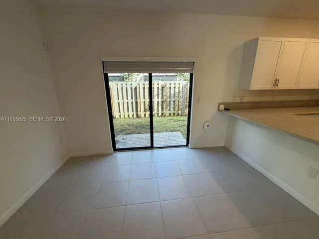 $3,300 | 21001 Northeast 8th Avenue, Miami, FL 33162