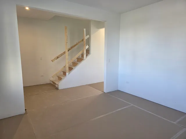 $439,990 | 868 Fair Meadow Court, North Aurora, IL 60542