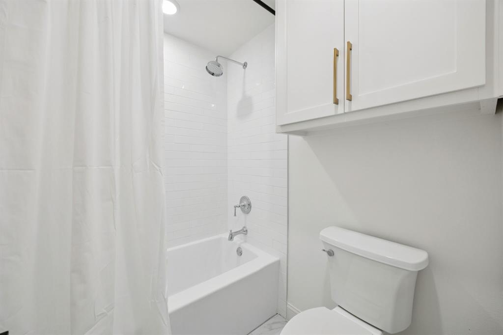 4331 Laren Lane Dallas, TX 75244 - Photo 30 of 38