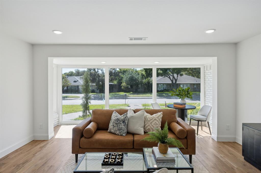 4331 Laren Lane Dallas, TX 75244 - Photo 5 of 38