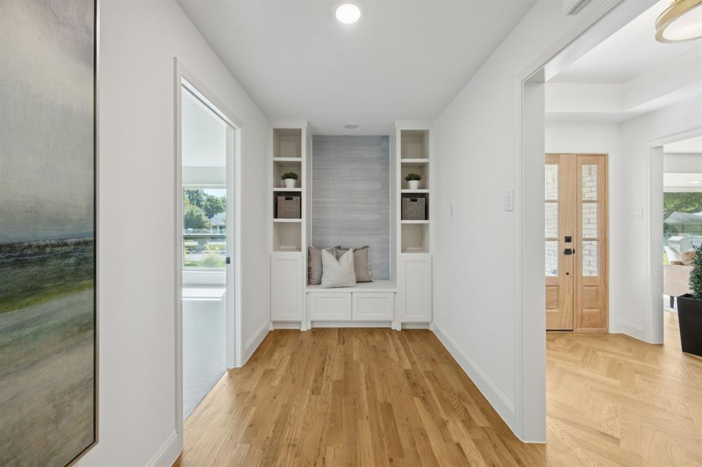 4331 Laren Lane Dallas, TX 75244 - Photo 7 of 38