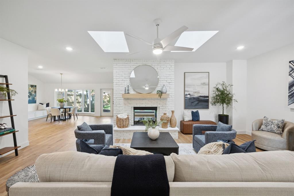 4331 Laren Lane Dallas, TX 75244 - Photo 9 of 38