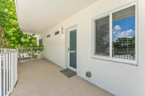 $5,000 | 1203 Hillsboro Mile, Unit 5B, Pompano Beach, FL 33062