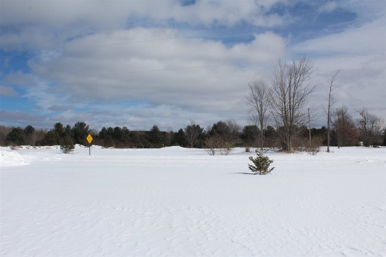 1271 North Everett Road Roscommon, MI 48653 - Photo 3 of 37 Gallery Image 3