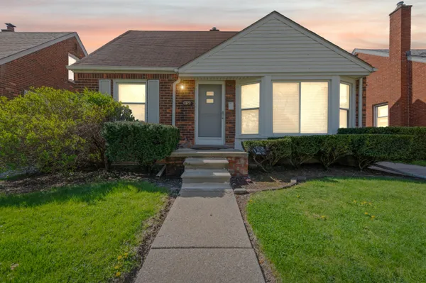 $179,900 | 1119 Harrison Boulevard, Lincoln Park, MI 48146