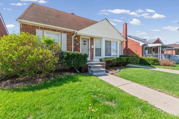 $179,900 | 1119 Harrison Boulevard, Lincoln Park, MI 48146