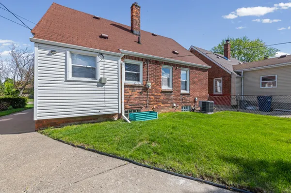 $179,900 | 1119 Harrison Boulevard, Lincoln Park, MI 48146