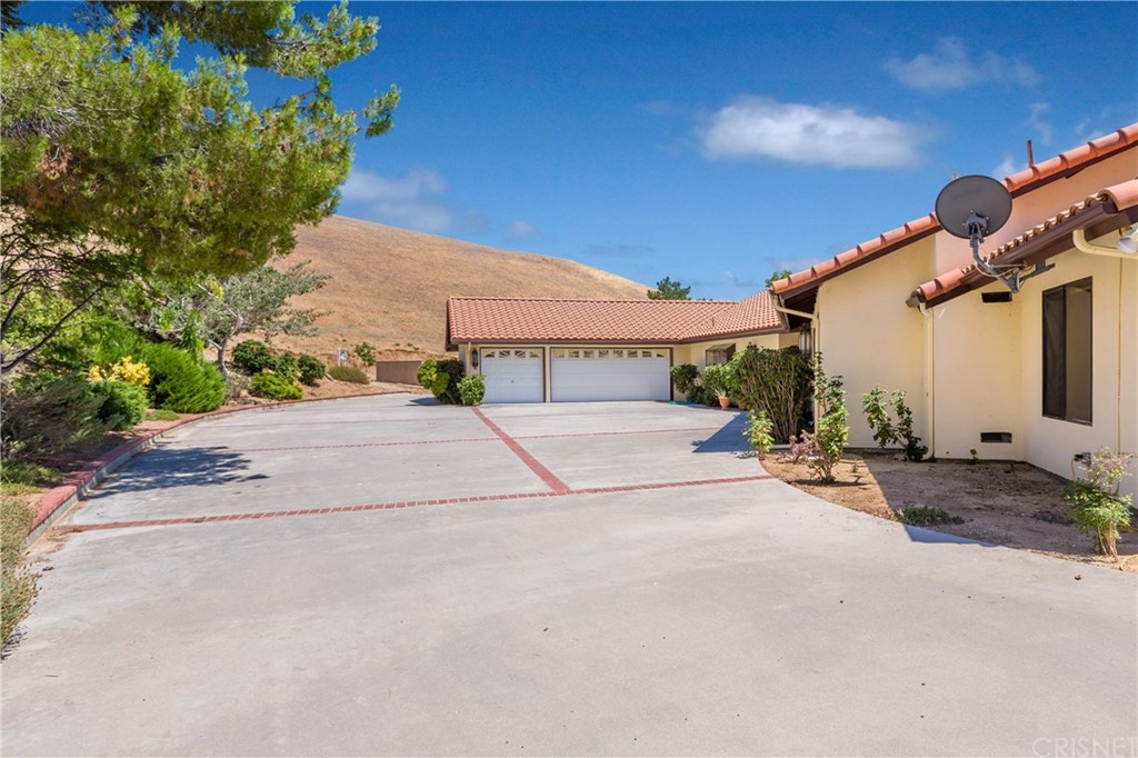 38833 Gorman Post Road Lebec, CA 93243 - Photo 4 of 55 a view of a house with a street