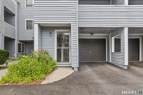 $279,000 | 1 Beaver Brook Road, Unit 8, Danbury, CT 06810