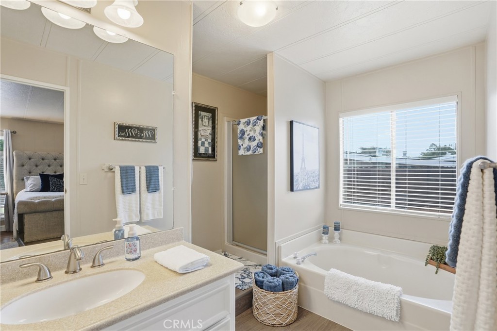 1124 Cardiff Lane Santa Maria, CA 93455 - Photo 18 of 33 Primary Bathroom