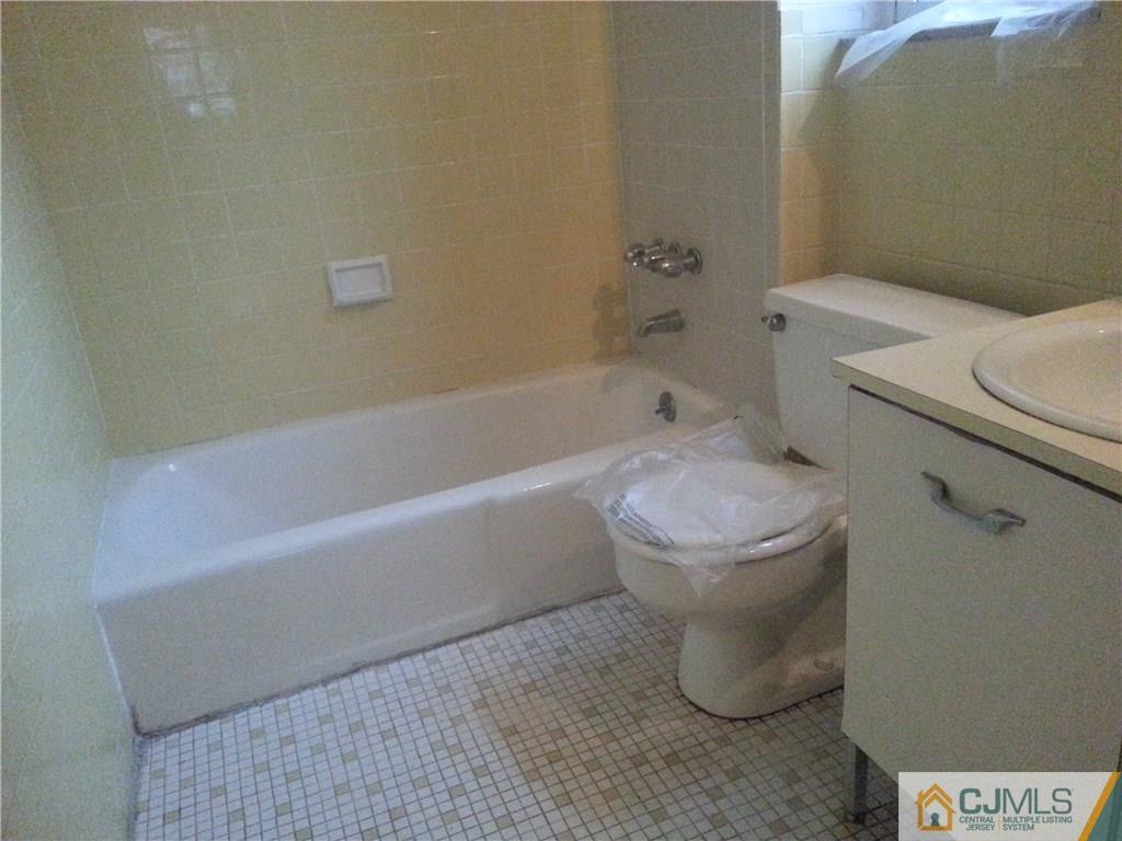 160 Evergreen Road, Unit 9A Edison, NJ 08837 - Photo 6 of 7 Gallery Image 6