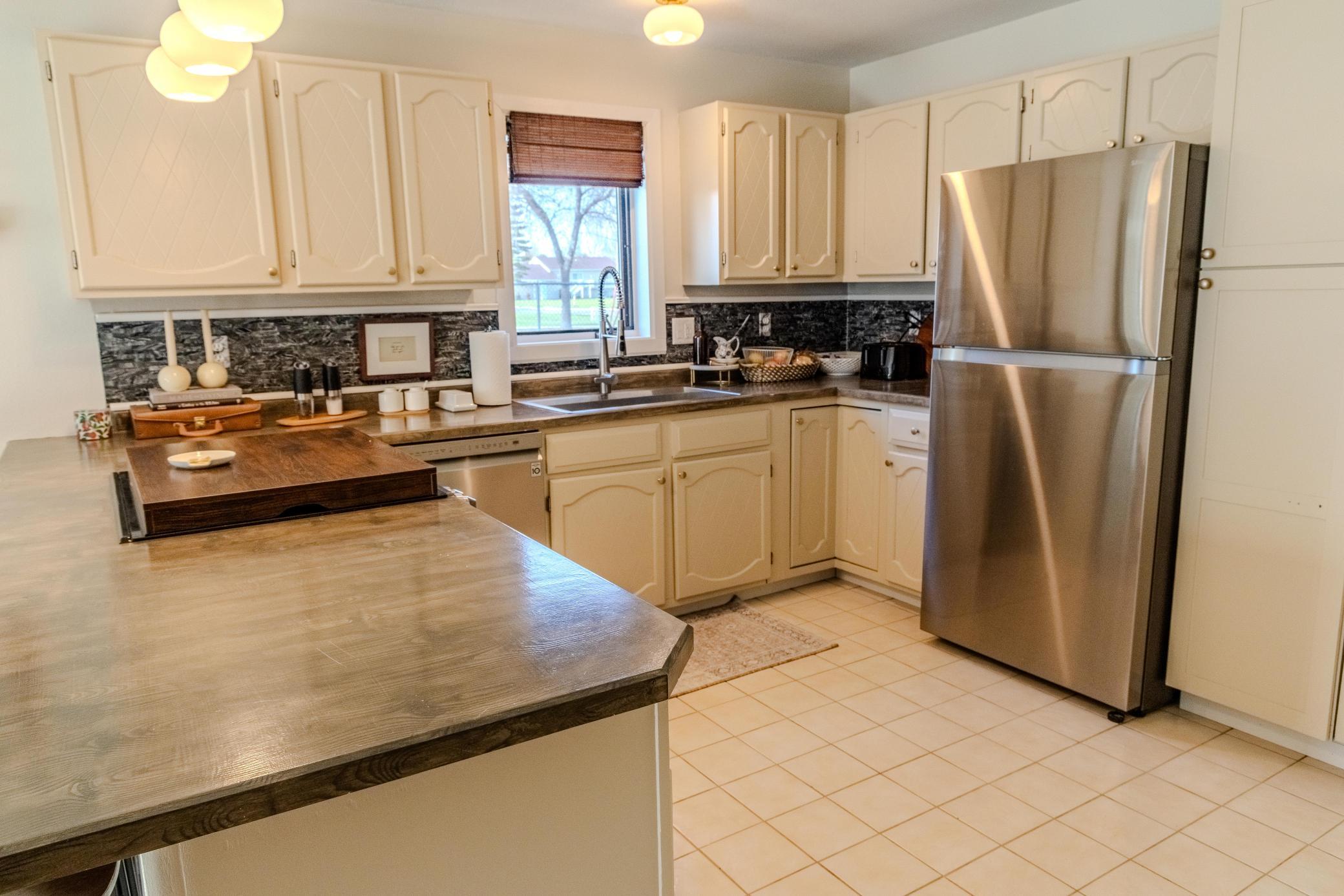 208 5th Street Northwest, Unit B Dilworth, MN 56529 - Photo 6 of 30