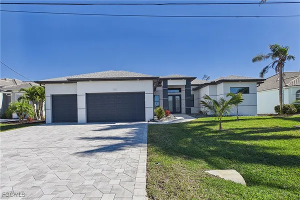 $1,150,000 | 3121 Southwest 26th Place, Cape Coral, FL 33914
