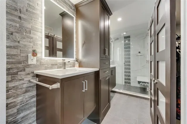 $2,000 | 2652 Entrada Boulevard, Irving, TX 75038