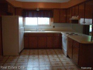 33822 Ryan Road Sterling Heights, MI 48310 - Photo 4 of 12 ryankitchen