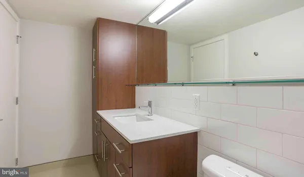 $2,385 | 2200 Benjamin Franklin Parkway, Unit W1704, Philadelphia, PA 19130