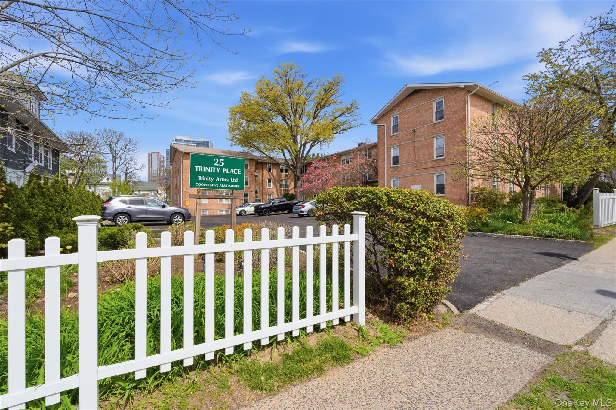 Entry to the lot at 25 Trinity Place
