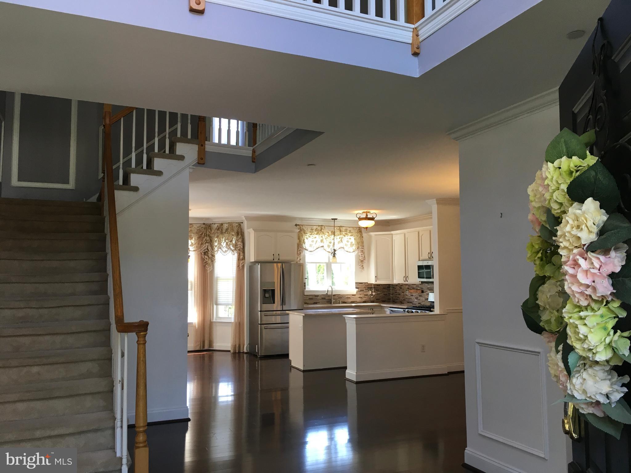 761 Kelli Lane Springfield, PA 19064 - Photo 3 of 54 Grand Foyer