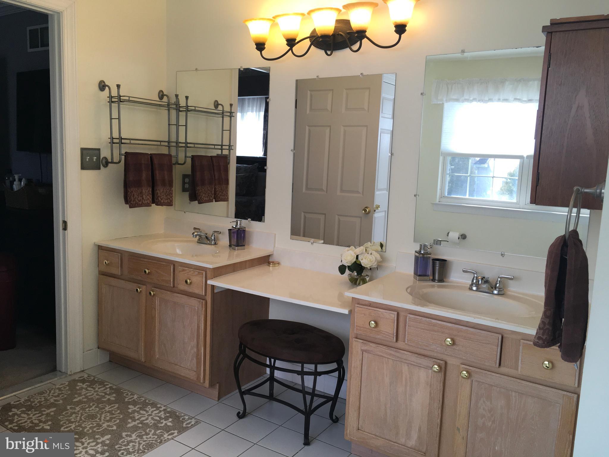 761 Kelli Lane Springfield, PA 19064 - Photo 28 of 54 Master Bathroom