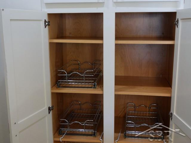 2204 Miller Road Flint, MI 48503 - Photo 8 of 25 Pantry closet