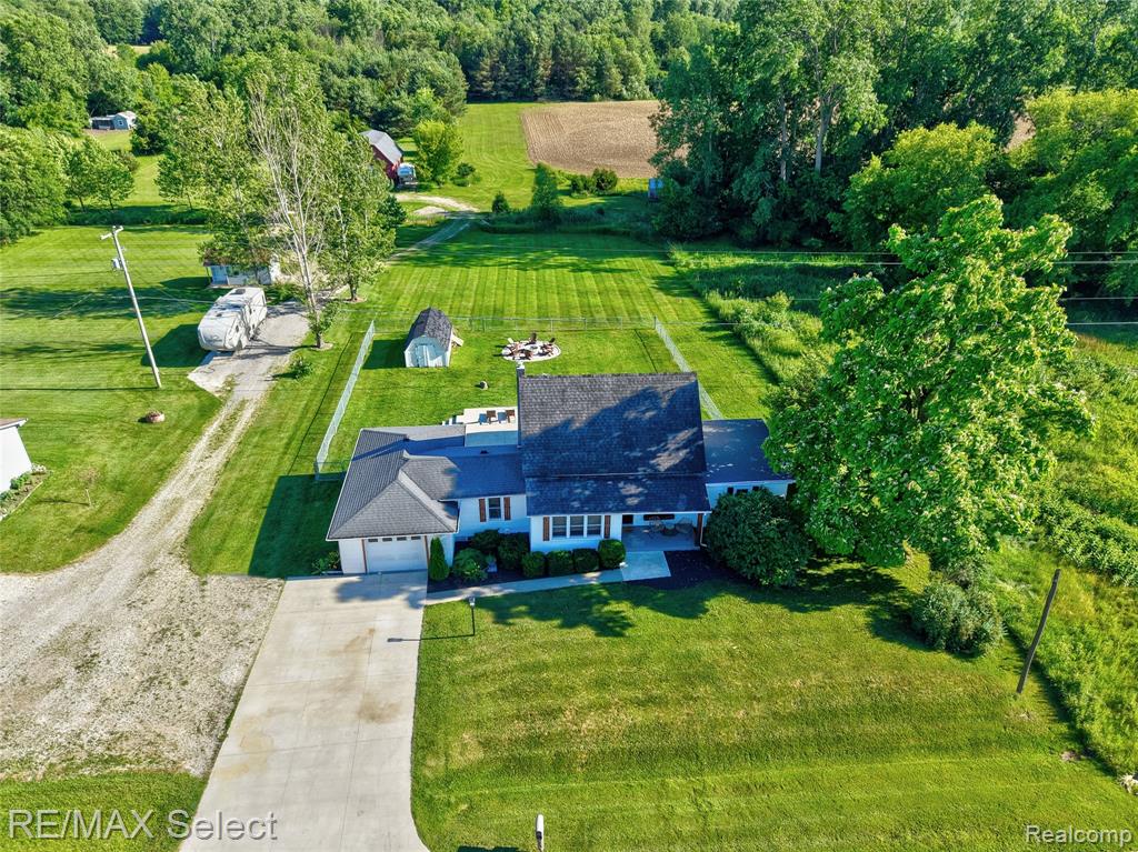 10469 West Pierson Road Flushing, MI 48433 - Photo 3 of 52