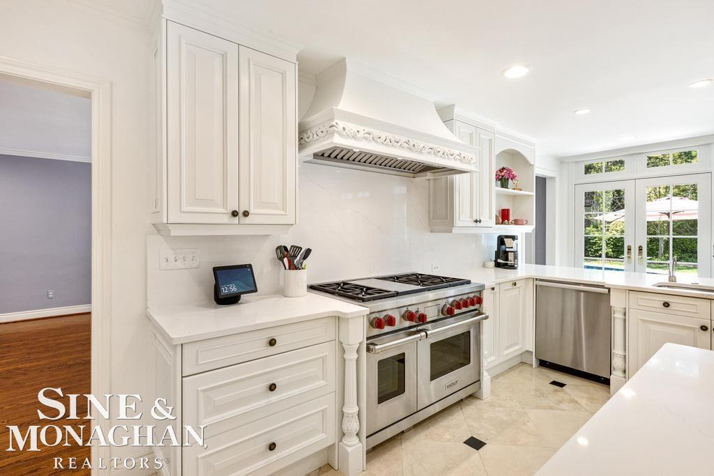 166 Touraine Road Grosse Pointe, MI 48236 - Photo 15 of 80 50112962-14.JPG