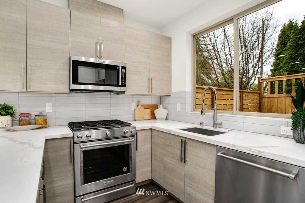 1806 South State Street Seattle, WA 98144 - Photo 10 of 25 Gallery Image 10