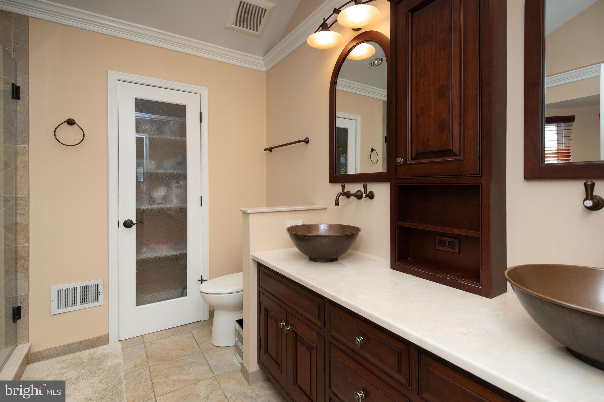 285 Militia Drive Wayne, PA 19087 - Photo 19 of 33 Dual Vanity