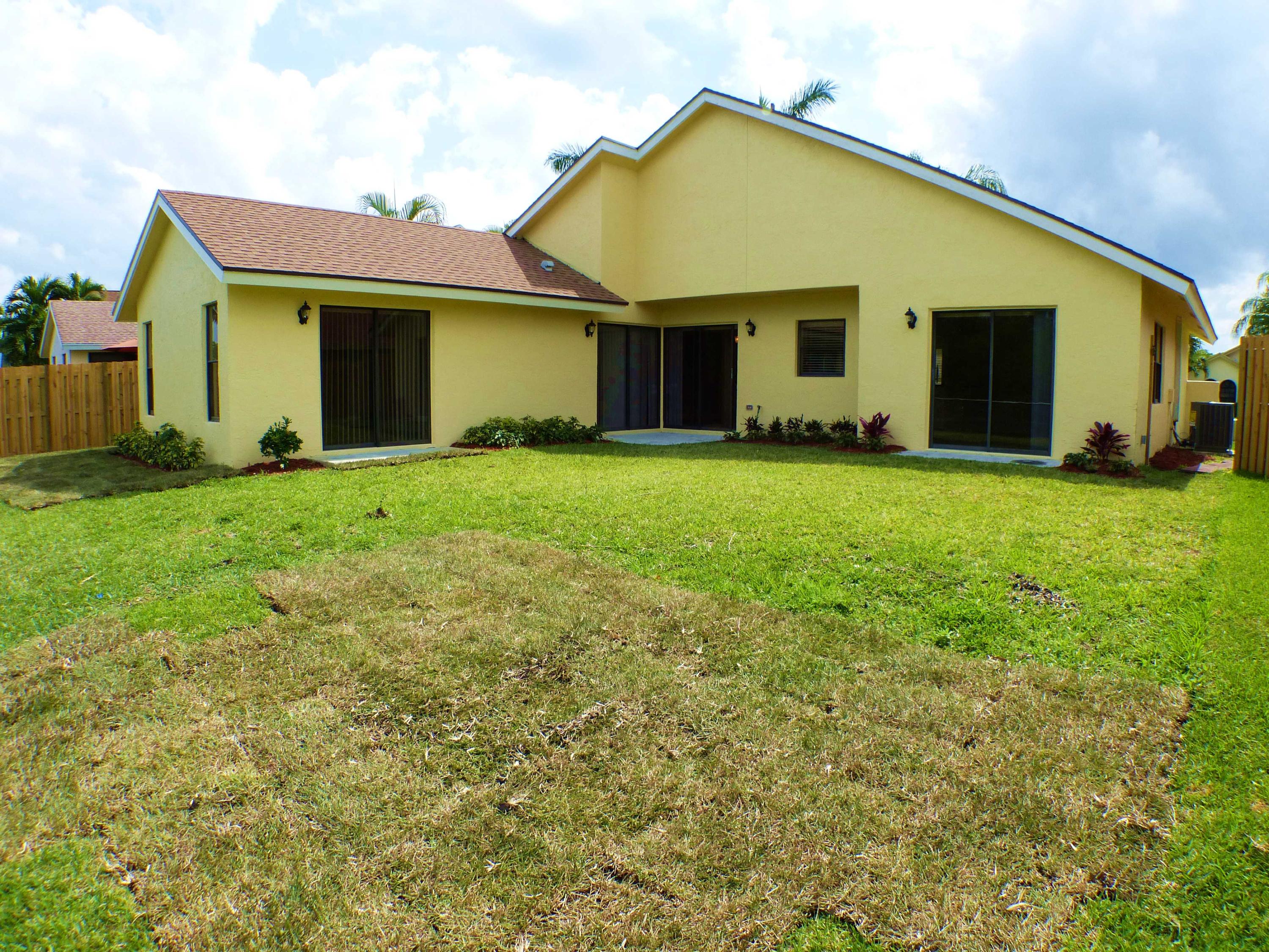 22496 Swordfish Drive Boca Raton, FL 33428 - Photo 4 of 26 Back