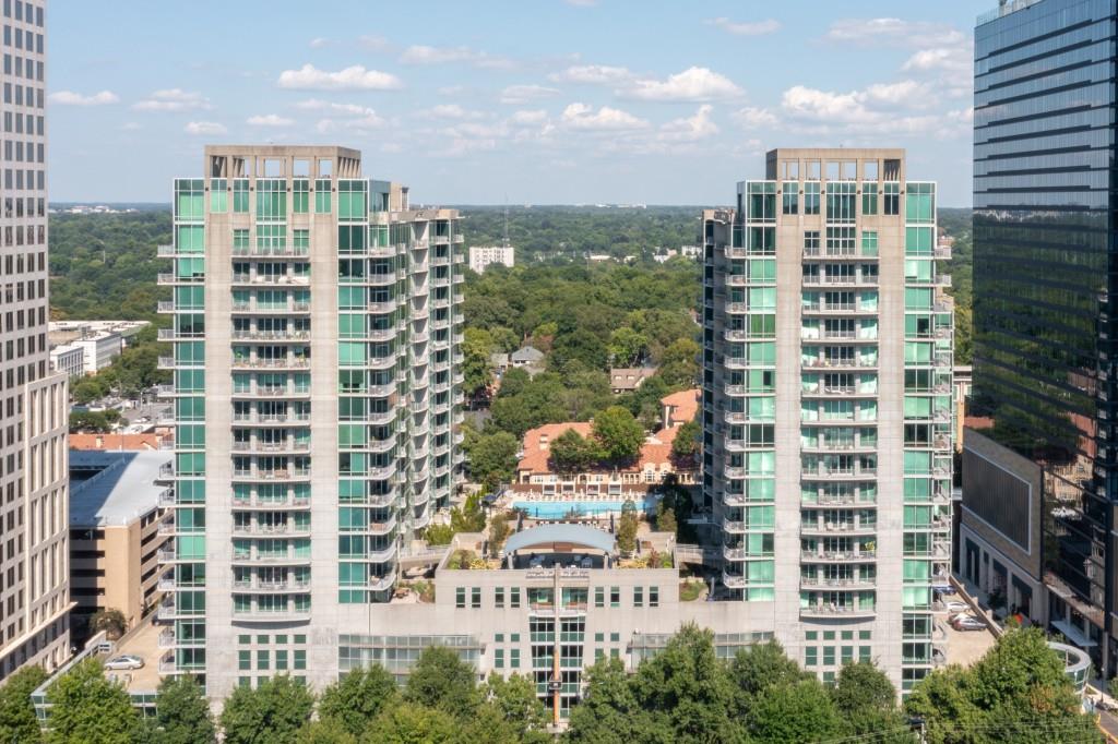 943 Peachtree Street Northeast, Unit 2009 Atlanta, GA 30309 - Photo 53 of 57 a view of a city view and building