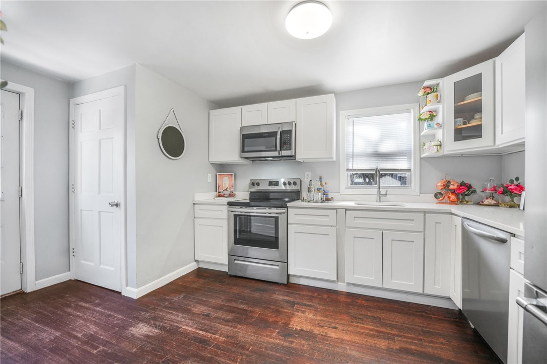 652 Main Avenue Warwick, RI 02886 - Photo 11 of 25