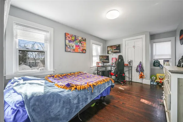 $349,900 | 652 Main Avenue, Warwick, RI 02886