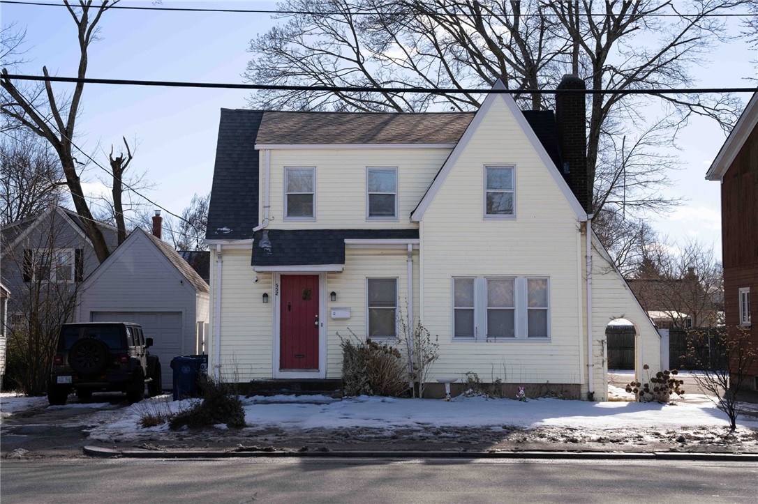 652 Main Avenue Warwick, RI 02886 - Photo 2 of 25