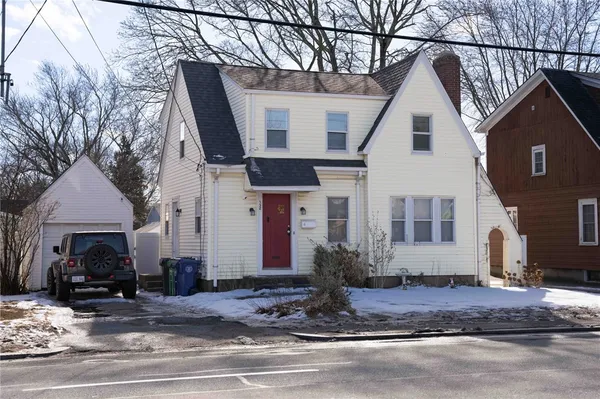 $349,900 | 652 Main Avenue, Warwick, RI 02886