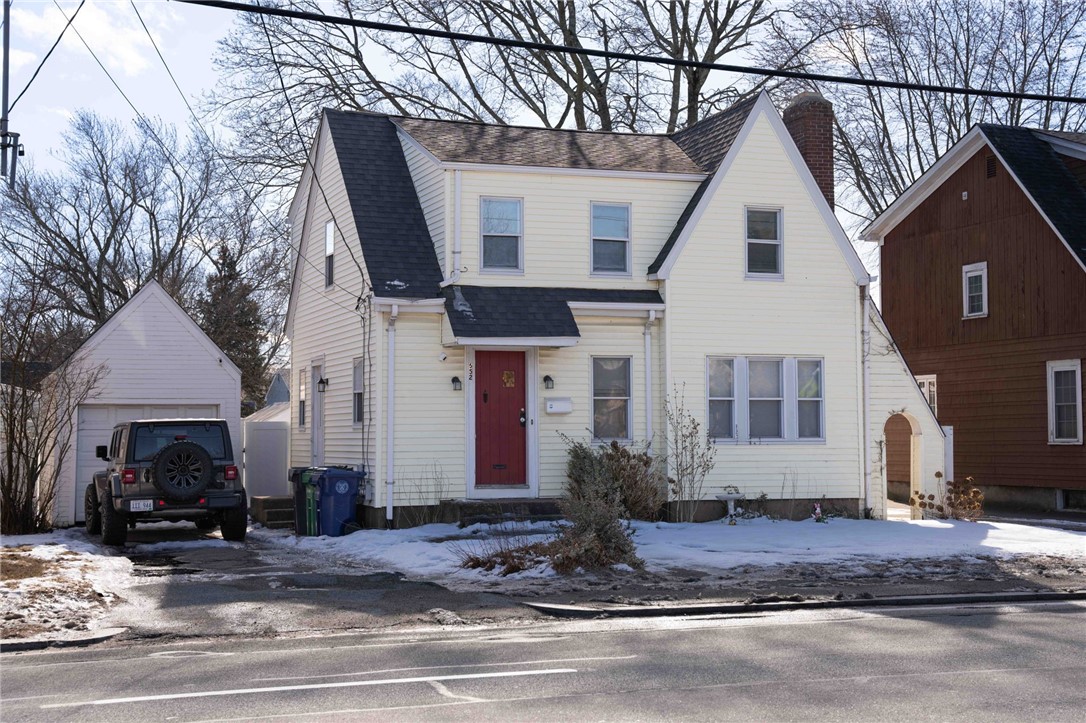 652 Main Avenue Warwick, RI 02886 - Photo 3 of 25