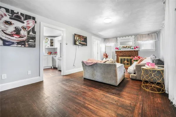 $349,900 | 652 Main Avenue, Warwick, RI 02886