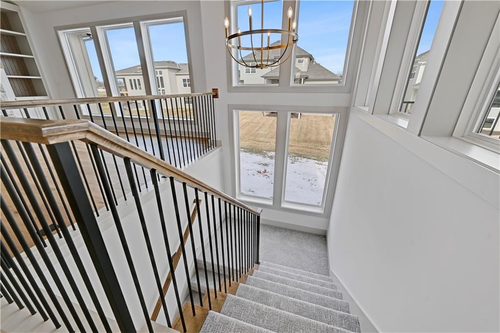 8175 Roundtree Street Lenexa, KS 66220 - Photo 14 of 31