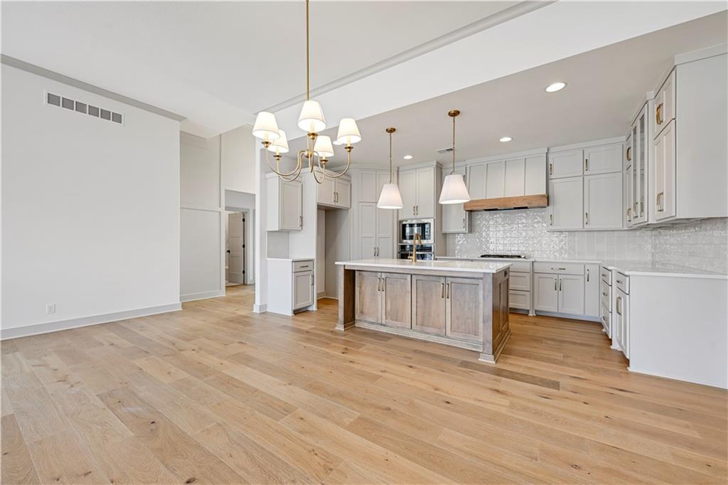 8175 Roundtree Street Lenexa, KS 66220 - Photo 25 of 31