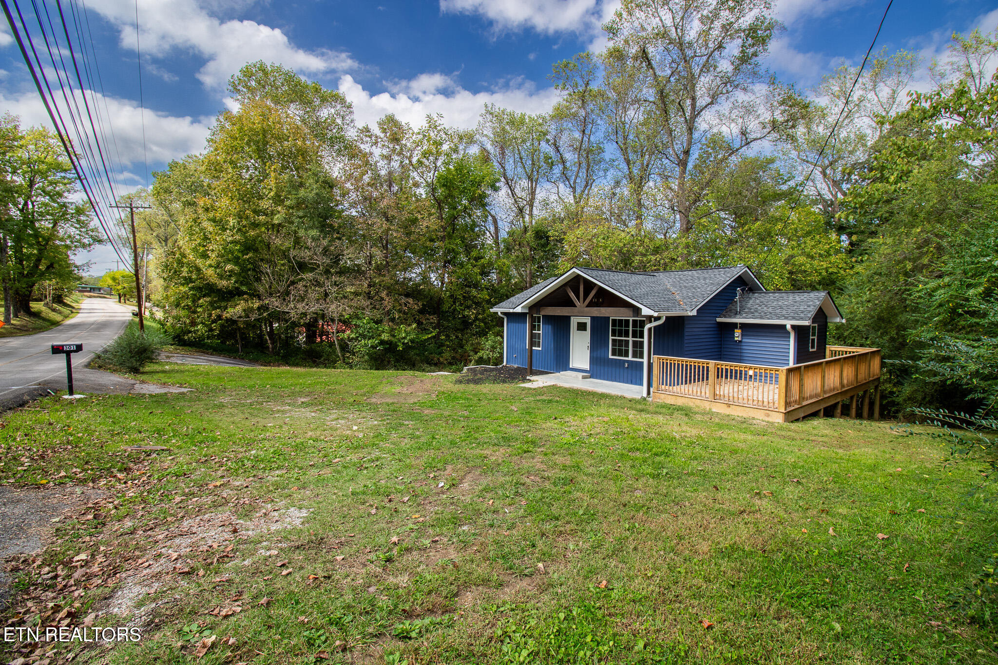 301 Emory Heights Road Harriman, TN 37748 - Photo 4 of 50 _MG_2928-HDR
