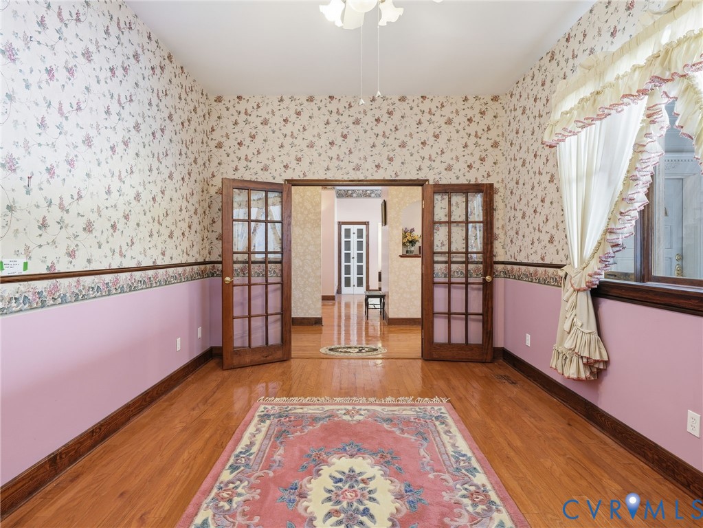 11152 Cross County Road Mineral, VA 23117 - Photo 2 of 29 a view of entryway with wooden floor