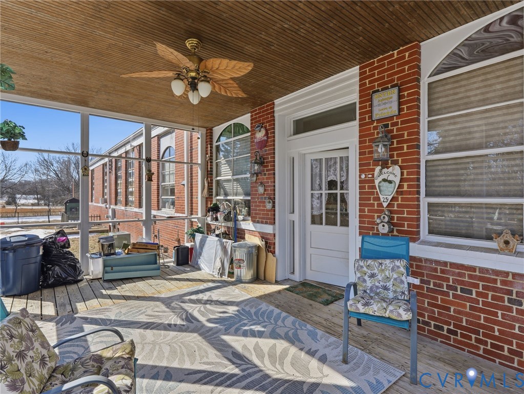 11152 Cross County Road Mineral, VA 23117 - Photo 24 of 29 a view of a dinning room with balcony