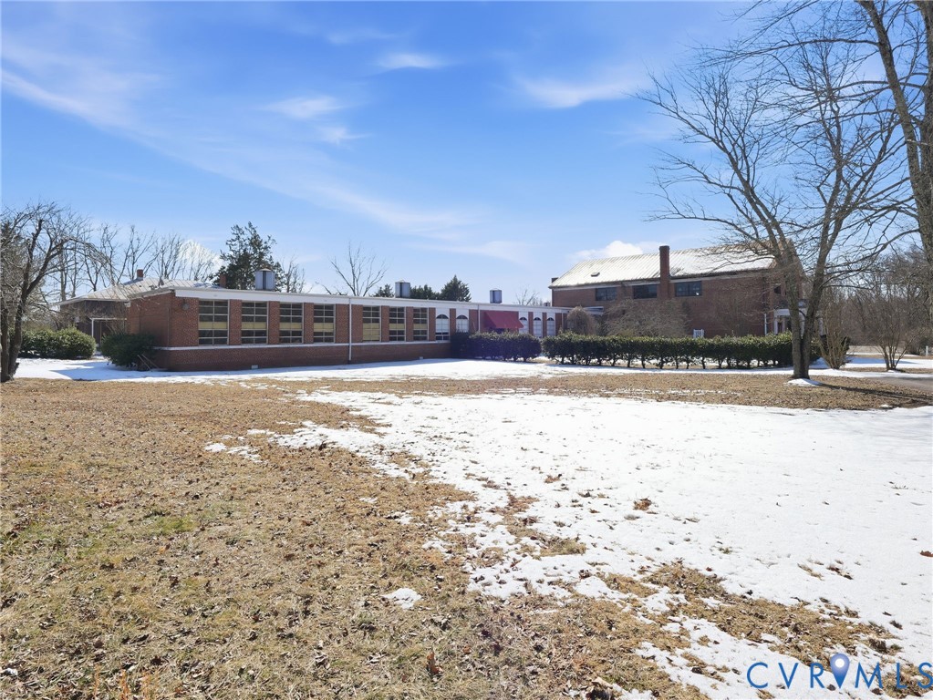 11152 Cross County Road Mineral, VA 23117 - Photo 27 of 29 a view of large pool with lawn chairs and large trees