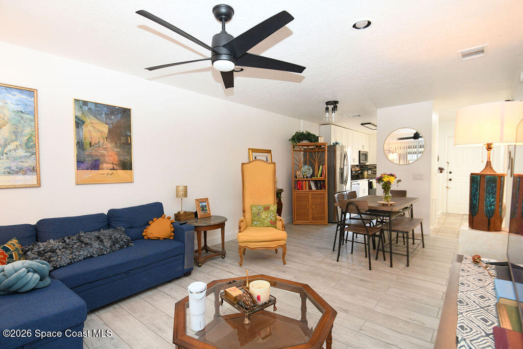 822 Brow Court Northeast Palm Bay, FL 32905 - Photo 3 of 28 DSC_8175