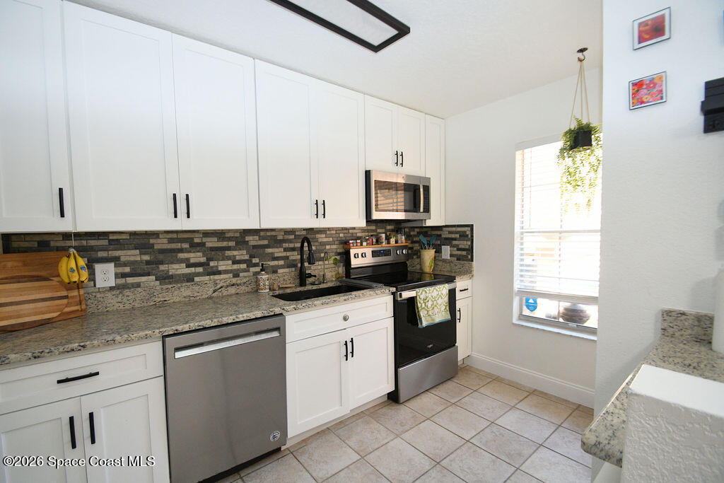 822 Brow Court Northeast Palm Bay, FL 32905 - Photo 9 of 28 DSC_8166